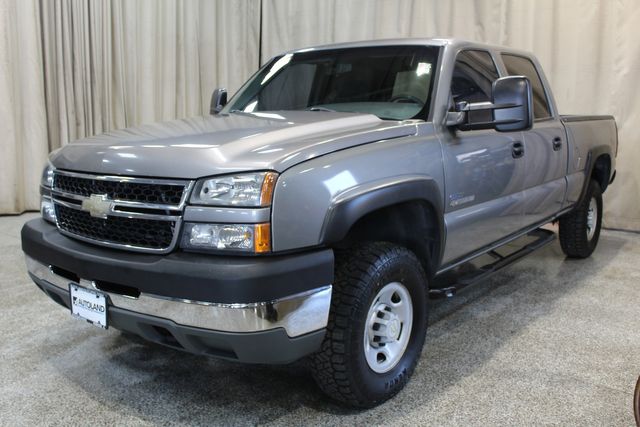 2006 Chevrolet Silverado 2500HD Diesel 4x4 Work Truck | Roscoe, IL | Autoland Outlets 2006 Chevrolet Silverado 2500HD Diesel 4x4 Work Truck | Roscoe, IL | Autoland Outlets