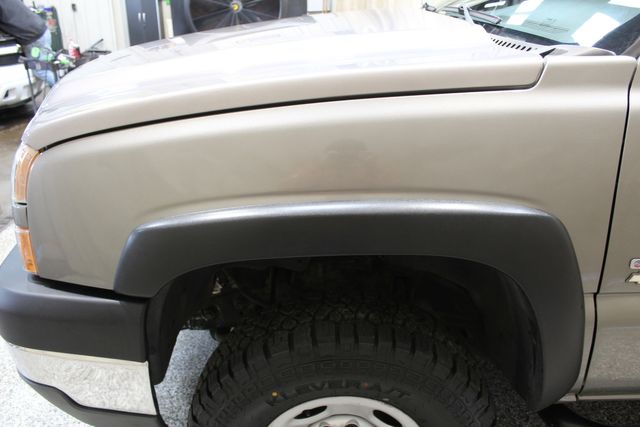 2006 Chevrolet Silverado 2500HD Diesel 4x4 Work Truck | Roscoe, IL | Autoland Outlets 2006 Chevrolet Silverado 2500HD Diesel 4x4 Work Truck | Roscoe, IL | Autoland Outlets