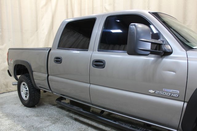 2006 Chevrolet Silverado 2500HD Diesel 4x4 Work Truck | Roscoe, IL | Autoland Outlets 2006 Chevrolet Silverado 2500HD Diesel 4x4 Work Truck | Roscoe, IL | Autoland Outlets