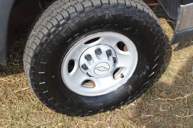 2006 Chevrolet Silverado 2500HD 4x4 Work Truck | Roscoe, IL | Autoland Outlets 2006 Chevrolet Silverado 2500HD 4x4 Work Truck | Roscoe, IL | Autoland Outlets