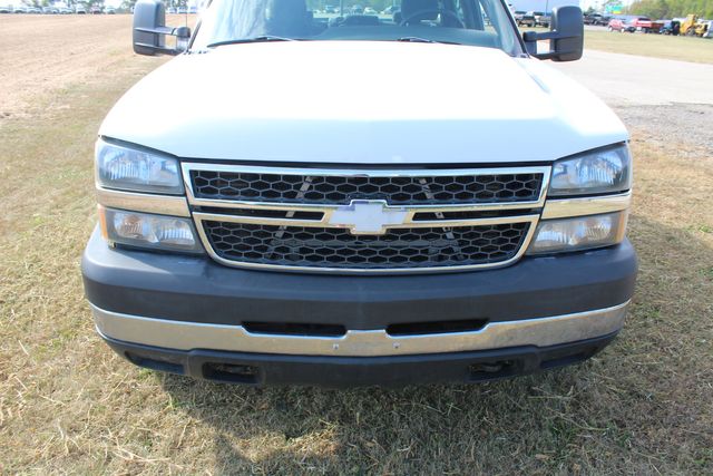 2006 Chevrolet Silverado 2500HD 4x4 Work Truck | Roscoe, IL | Autoland Outlets 2006 Chevrolet Silverado 2500HD 4x4 Work Truck | Roscoe, IL | Autoland Outlets