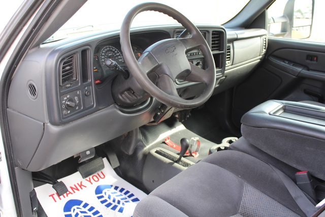 2006 Chevrolet Silverado 2500HD 4x4 Work Truck | Roscoe, IL | Autoland Outlets 2006 Chevrolet Silverado 2500HD 4x4 Work Truck | Roscoe, IL | Autoland Outlets