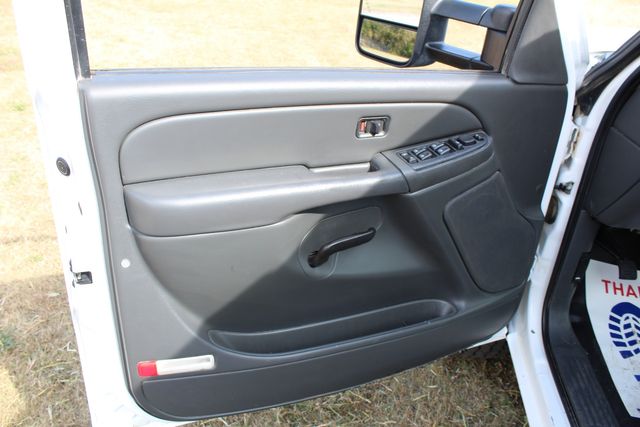 2006 Chevrolet Silverado 2500HD 4x4 Work Truck | Roscoe, IL | Autoland Outlets 2006 Chevrolet Silverado 2500HD 4x4 Work Truck | Roscoe, IL | Autoland Outlets