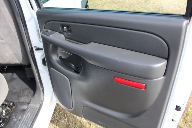 2006 Chevrolet Silverado 2500HD 4x4 Work Truck | Roscoe, IL | Autoland Outlets 2006 Chevrolet Silverado 2500HD 4x4 Work Truck | Roscoe, IL | Autoland Outlets