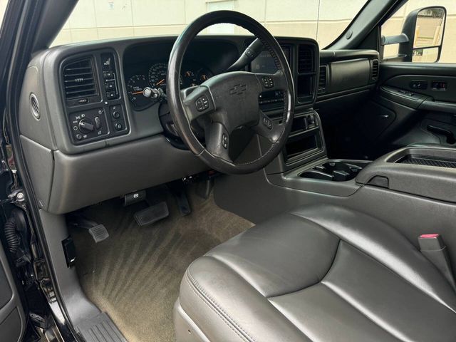 2006 Chevrolet Silverado 3500 LT3 4dr Crew Cab 4WD LB DRW | Houston, TX | Houston Auto Credit 2006 Chevrolet Silverado 3500 LT3 4dr Crew Cab 4WD LB DRW | Houston, TX | Houston Auto Credit