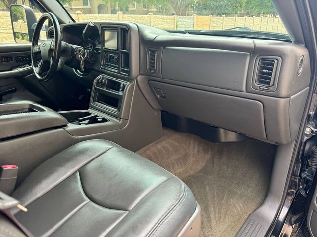 2006 Chevrolet Silverado 3500 LT3 4dr Crew Cab 4WD LB DRW | Houston, TX | Houston Auto Credit 2006 Chevrolet Silverado 3500 LT3 4dr Crew Cab 4WD LB DRW | Houston, TX | Houston Auto Credit