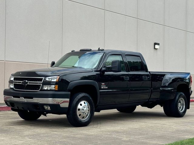 2006 Chevrolet Silverado 3500 LT3 4dr Crew Cab 4WD LB DRW | Houston, TX | Houston Auto Credit 2006 Chevrolet Silverado 3500 LT3 4dr Crew Cab 4WD LB DRW | Houston, TX | Houston Auto Credit