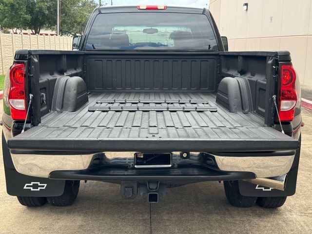 2006 Chevrolet Silverado 3500 LT3 4dr Crew Cab 4WD LB DRW | Houston, TX | Houston Auto Credit 2006 Chevrolet Silverado 3500 LT3 4dr Crew Cab 4WD LB DRW | Houston, TX | Houston Auto Credit