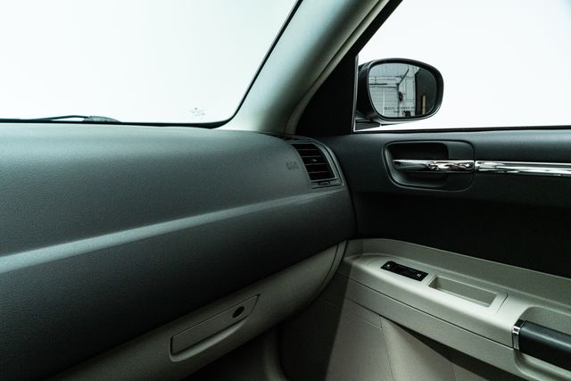 2006 Chrysler 300 SRT-8 | Carrollton, TX | Texas Hot Rides 2006 Chrysler 300 SRT-8 | Carrollton, TX | Texas Hot Rides