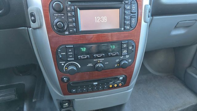 2006 Chrysler Town and Country WHEELCHAIR BRAUN ADA | Santa Clarita, CA | Starfire Auto Inc 2006 Chrysler Town and Country WHEELCHAIR BRAUN ADA | Santa Clarita, CA | Starfire Auto Inc