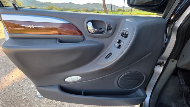 2006 Chrysler Town and Country WHEELCHAIR BRAUN ADA | Santa Clarita, CA | Starfire Auto Inc 2006 Chrysler Town and Country WHEELCHAIR BRAUN ADA | Santa Clarita, CA | Starfire Auto Inc