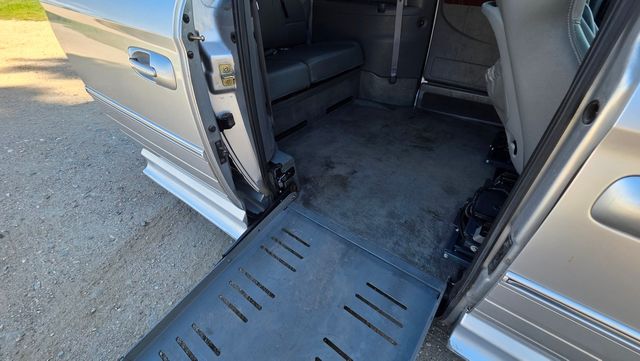 2006 Chrysler Town and Country WHEELCHAIR BRAUN ADA | Santa Clarita, CA | Starfire Auto Inc