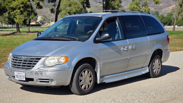 2006 Chrysler Town and Country WHEELCHAIR BRAUN ADA | Santa Clarita, CA | Starfire Auto Inc