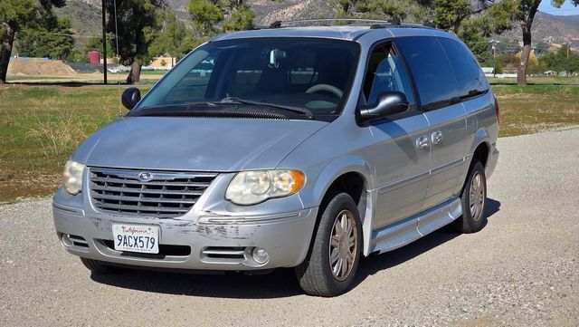 2006 Chrysler Town and Country WHEELCHAIR BRAUN ADA | Santa Clarita, CA | Starfire Auto Inc