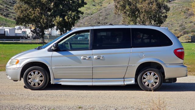 2006 Chrysler Town and Country WHEELCHAIR BRAUN ADA | Santa Clarita, CA | Starfire Auto Inc