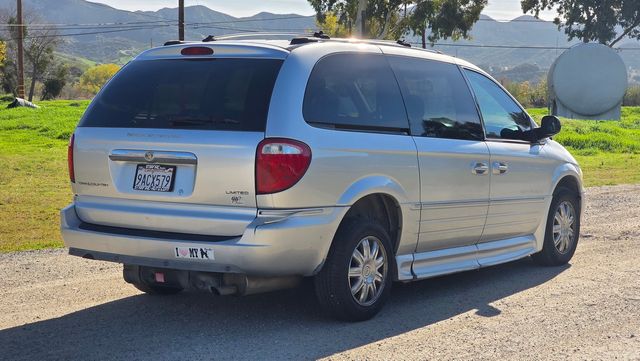 2006 Chrysler Town and Country WHEELCHAIR BRAUN ADA | Santa Clarita, CA | Starfire Auto Inc