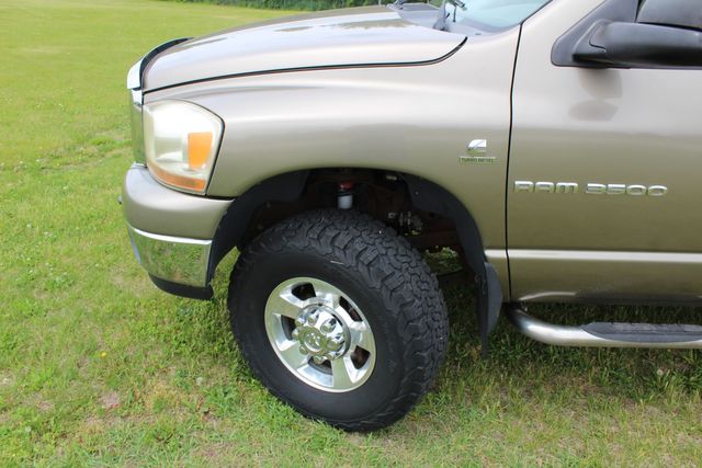 2006 Dodge Ram 3500 Diesel manual SLT Mega Cab | Roscoe, IL | Autoland Outlets