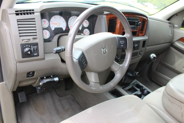 2006 Dodge Ram 3500 Diesel manual SLT Mega Cab | Roscoe, IL | Autoland Outlets