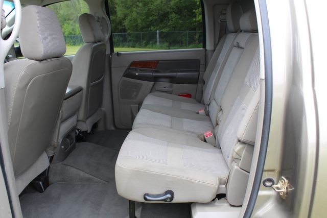 2006 Dodge Ram 3500 Diesel manual SLT Mega Cab | Roscoe, IL | Autoland Outlets 2006 Dodge Ram 3500 Diesel manual SLT Mega Cab | Roscoe, IL | Autoland Outlets