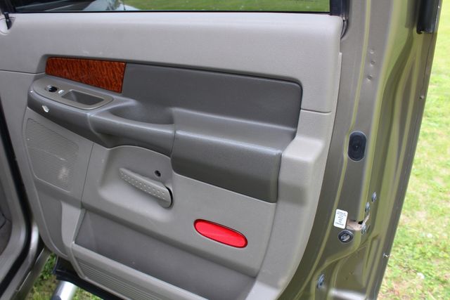 2006 Dodge Ram 3500 Diesel manual SLT Mega Cab | Roscoe, IL | Autoland Outlets 2006 Dodge Ram 3500 Diesel manual SLT Mega Cab | Roscoe, IL | Autoland Outlets