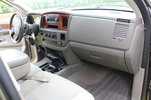 2006 Dodge Ram 3500 Diesel manual SLT Mega Cab | Roscoe, IL | Autoland Outlets 2006 Dodge Ram 3500 Diesel manual SLT Mega Cab | Roscoe, IL | Autoland Outlets