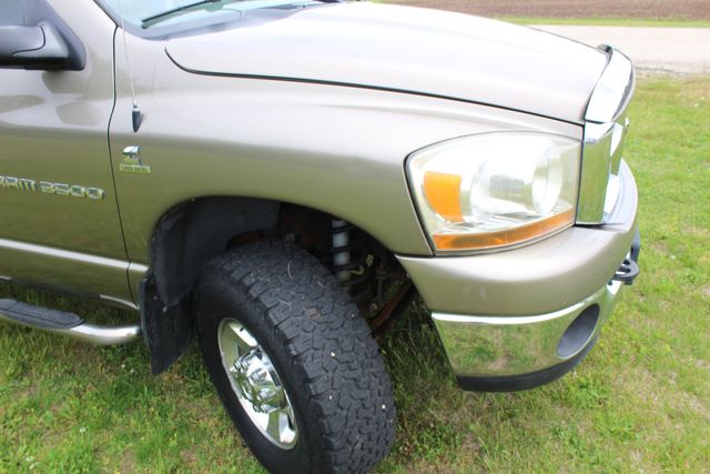 2006 Dodge Ram 3500 Diesel manual SLT Mega Cab | Roscoe, IL | Autoland Outlets 2006 Dodge Ram 3500 Diesel manual SLT Mega Cab | Roscoe, IL | Autoland Outlets