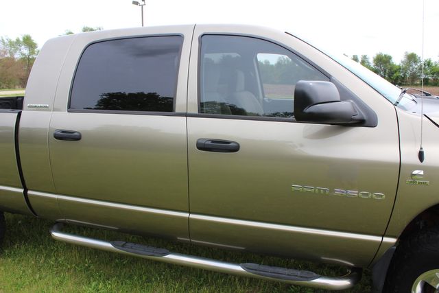 2006 Dodge Ram 3500 Diesel manual SLT Mega Cab | Roscoe, IL | Autoland Outlets