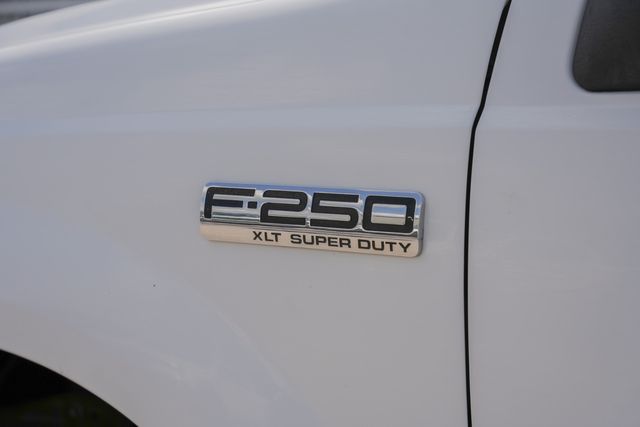 2006 Ford F-250 Super Duty XLT CREW CAB FX4 / 4X4 DIESEL 6.0L / REGULAR MAINT | Austin, TX | Rocky Mountain Truck Stop Austin