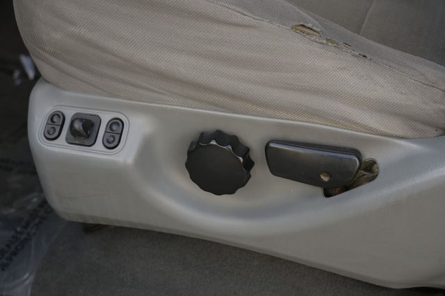 2006 Ford F-250 Super Duty XLT CREW CAB FX4 / 4X4 DIESEL 6.0L / REGULAR MAINT | Austin, TX | Rocky Mountain Truck Stop Austin 2006 Ford F-250 Super Duty XLT CREW CAB FX4 / 4X4 DIESEL 6.0L / REGULAR MAINT | Austin, TX | Rocky Mountain Truck Stop Austin