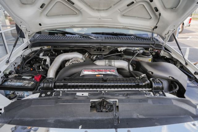 2006 Ford F-250 Super Duty XLT CREW CAB FX4 / 4X4 DIESEL 6.0L / REGULAR MAINT | Austin, TX | Rocky Mountain Truck Stop Austin