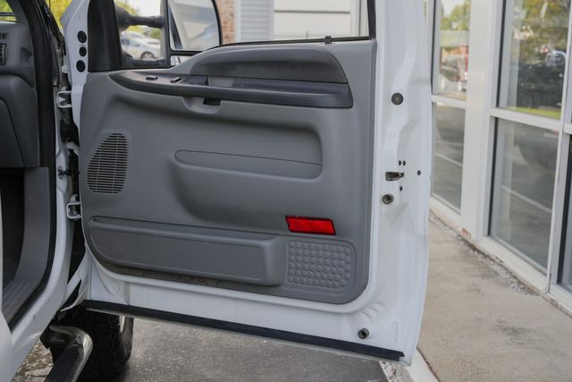 2006 Ford F-250 Super Duty XLT CREW CAB FX4 / 4X4 DIESEL 6.0L / REGULAR MAINT | Austin, TX | Rocky Mountain Truck Stop Austin