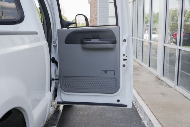 2006 Ford F-250 Super Duty XLT CREW CAB FX4 / 4X4 DIESEL 6.0L / REGULAR MAINT | Austin, TX | Rocky Mountain Truck Stop Austin