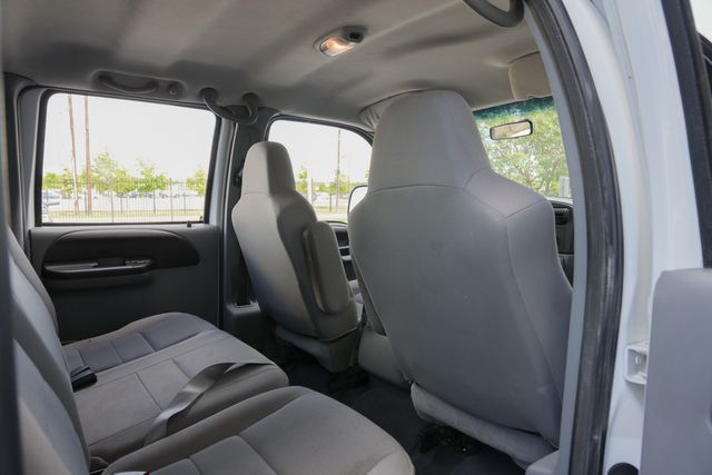 2006 Ford F-250 Super Duty XLT CREW CAB FX4 / 4X4 DIESEL 6.0L / REGULAR MAINT | Austin, TX | Rocky Mountain Truck Stop Austin 2006 Ford F-250 Super Duty XLT CREW CAB FX4 / 4X4 DIESEL 6.0L / REGULAR MAINT | Austin, TX | Rocky Mountain Truck Stop Austin