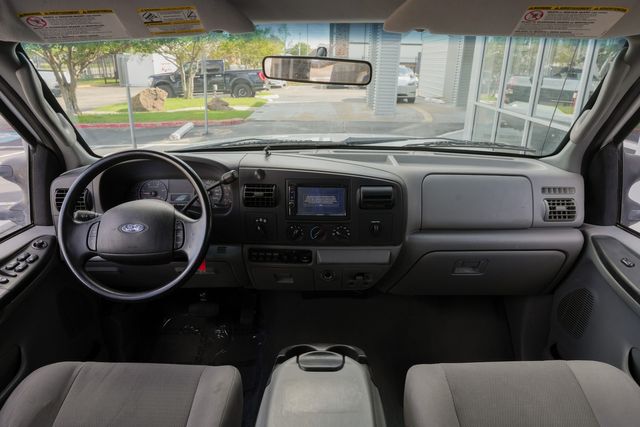 2006 Ford F-250 Super Duty XLT CREW CAB FX4 / 4X4 DIESEL 6.0L / REGULAR MAINT | Austin, TX | Rocky Mountain Truck Stop Austin 2006 Ford F-250 Super Duty XLT CREW CAB FX4 / 4X4 DIESEL 6.0L / REGULAR MAINT | Austin, TX | Rocky Mountain Truck Stop Austin