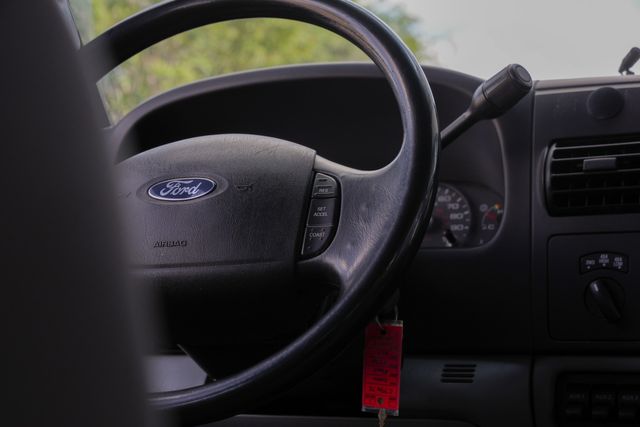 2006 Ford F-250 Super Duty XLT CREW CAB FX4 / 4X4 DIESEL 6.0L / REGULAR MAINT | Austin, TX | Rocky Mountain Truck Stop Austin 2006 Ford F-250 Super Duty XLT CREW CAB FX4 / 4X4 DIESEL 6.0L / REGULAR MAINT | Austin, TX | Rocky Mountain Truck Stop Austin