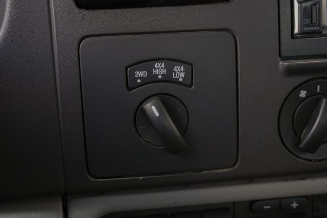 2006 Ford F-250 Super Duty XLT CREW CAB FX4 / 4X4 DIESEL 6.0L / REGULAR MAINT | Austin, TX | Rocky Mountain Truck Stop Austin 2006 Ford F-250 Super Duty XLT CREW CAB FX4 / 4X4 DIESEL 6.0L / REGULAR MAINT | Austin, TX | Rocky Mountain Truck Stop Austin