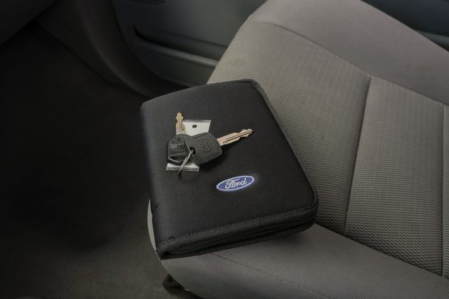 2006 Ford F-250 Super Duty XLT CREW CAB FX4 / 4X4 DIESEL 6.0L / REGULAR MAINT | Austin, TX | Rocky Mountain Truck Stop Austin