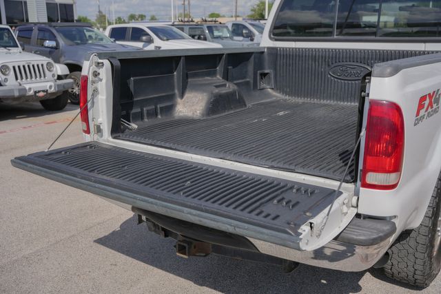 2006 Ford F-250 Super Duty XLT CREW CAB FX4 / 4X4 DIESEL 6.0L / REGULAR MAINT | Austin, TX | Rocky Mountain Truck Stop Austin