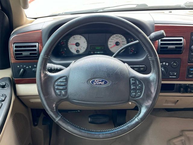 2006 Ford F-250 Super Duty Lariat 4dr Crew Cab 4WD SB | Houston, TX | Houston Auto Credit 2006 Ford F-250 Super Duty Lariat 4dr Crew Cab 4WD SB | Houston, TX | Houston Auto Credit