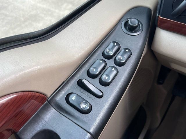 2006 Ford F-250 Super Duty Lariat 4dr Crew Cab 4WD SB | Houston, TX | Houston Auto Credit 2006 Ford F-250 Super Duty Lariat 4dr Crew Cab 4WD SB | Houston, TX | Houston Auto Credit