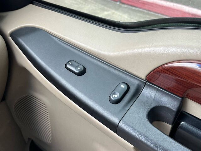 2006 Ford F-250 Super Duty Lariat 4dr Crew Cab 4WD SB | Houston, TX | Houston Auto Credit 2006 Ford F-250 Super Duty Lariat 4dr Crew Cab 4WD SB | Houston, TX | Houston Auto Credit