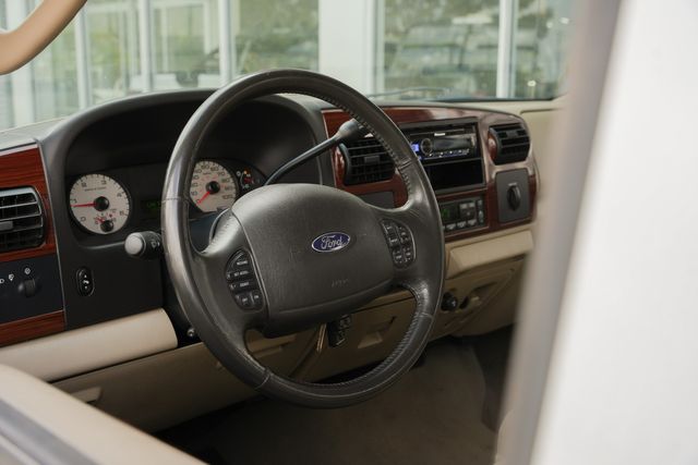 2006 Ford F-350 Super Duty Lariat FX4 SRW SHORT BED / CLEAN FOR AGE AND MILES | Austin, TX | Rocky Mountain Truck Stop Austin