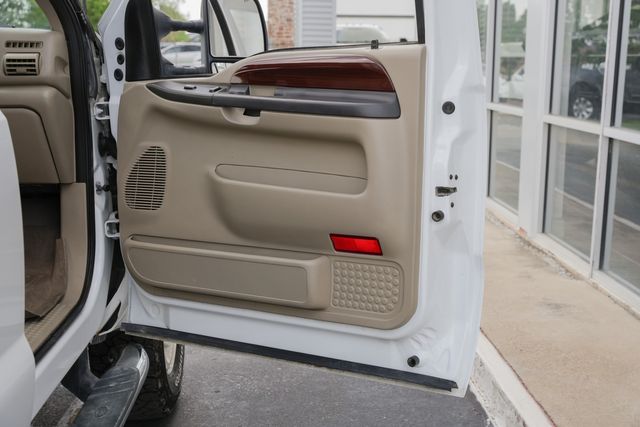 2006 Ford F-350 Super Duty Lariat FX4 SRW SHORT BED / CLEAN FOR AGE AND MILES | Austin, TX | Rocky Mountain Truck Stop Austin 2006 Ford F-350 Super Duty Lariat FX4 SRW SHORT BED / CLEAN FOR AGE AND MILES | Austin, TX | Rocky Mountain Truck Stop Austin