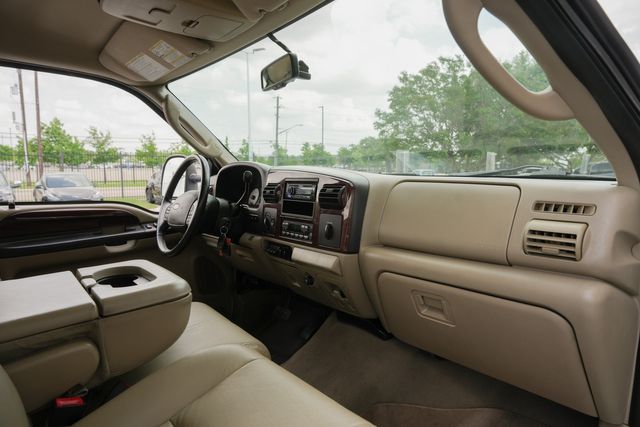 2006 Ford F-350 Super Duty Lariat FX4 SRW SHORT BED / CLEAN FOR AGE AND MILES | Austin, TX | Rocky Mountain Truck Stop Austin