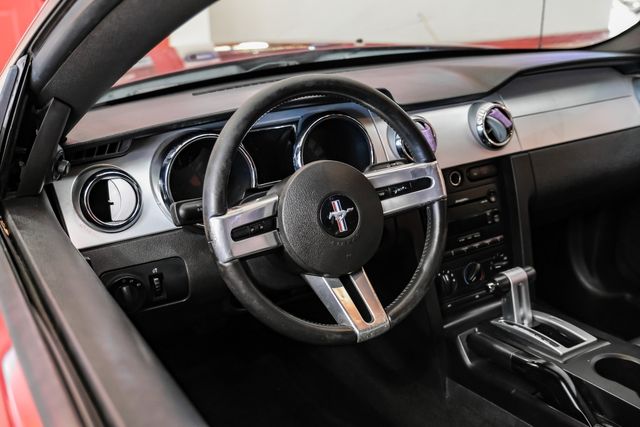 2006 Ford Mustang GT Deluxe