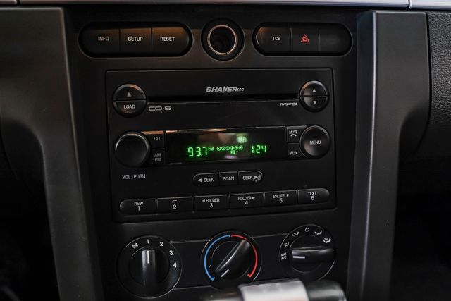 2006 Ford Mustang GT Deluxe