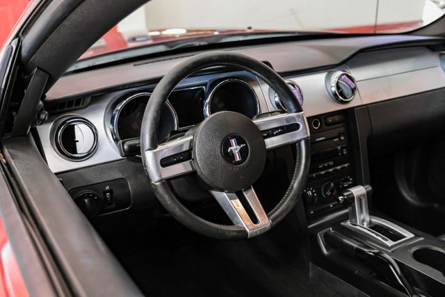 2006 Ford Mustang GT Deluxe | Addison, TX | Mr Car Guys 2006 Ford Mustang GT Deluxe | Addison, TX | Mr Car Guys