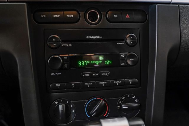 2006 Ford Mustang GT Deluxe | Addison, TX | Mr Car Guys 2006 Ford Mustang GT Deluxe | Addison, TX | Mr Car Guys