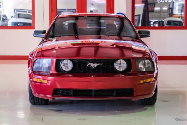 2006 Ford Mustang GT Deluxe | Addison, TX | Mr Car Guys 2006 Ford Mustang GT Deluxe | Addison, TX | Mr Car Guys