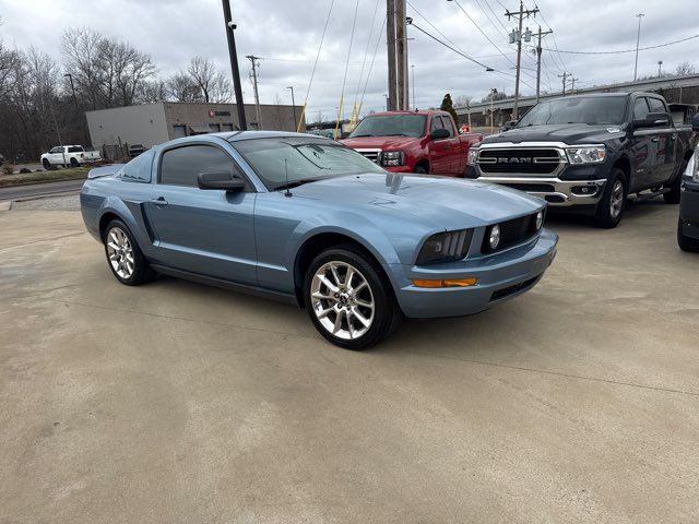 2006 Ford Mustang V6 Deluxe